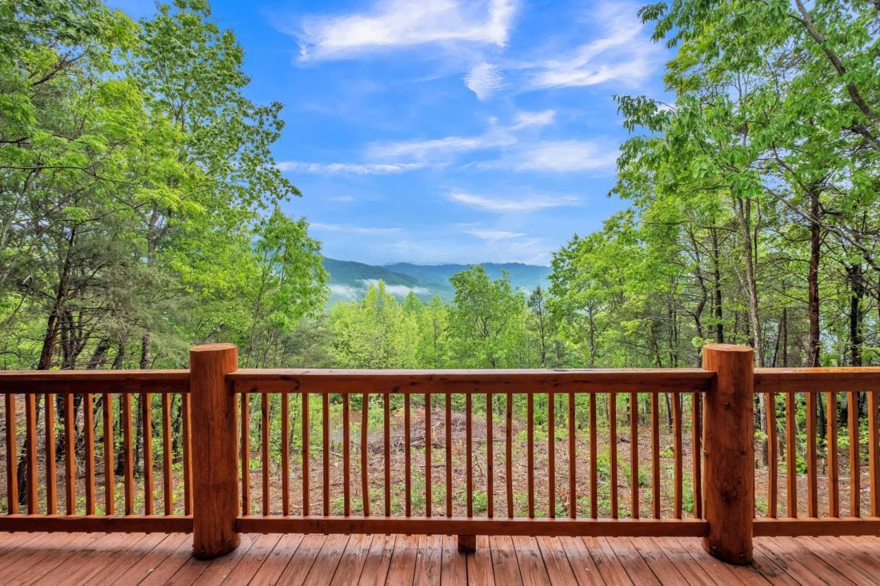 Royal Views - Private Mountain Top Cabin Cabin Gatlinburg Exterior photo